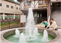 宇奈月温泉駅　温泉噴水