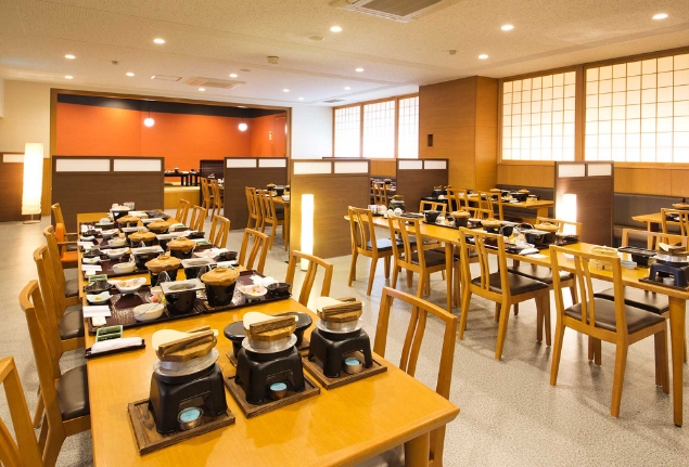 お食事処 ダイニング桃太郎