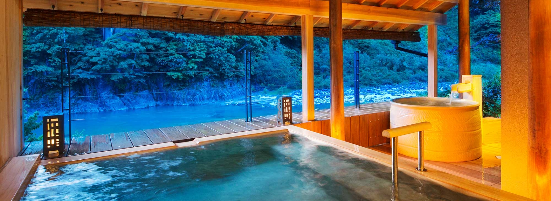 川床露天風呂